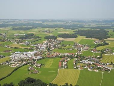 Luftaufnahme von Lamprechtshausen 2010